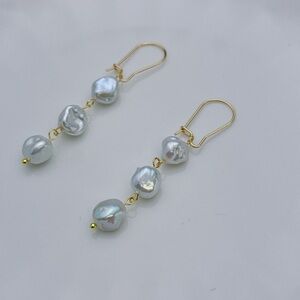 26E76 Handmade Freshwater Keshi Pearl Huggies Earrings